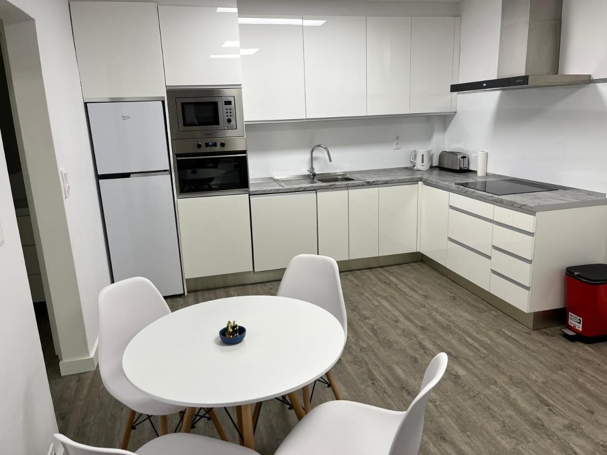 Apartamento En La Playa. Free Parking. Free Wifi L'Escala Exterior photo